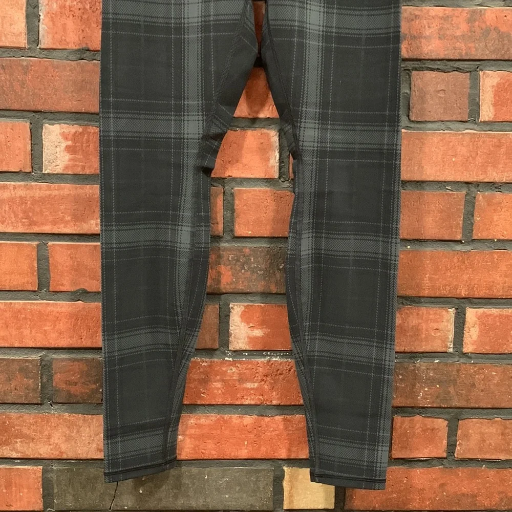 Alo High Waist Airbrush Legging - Picture 8 of 13
